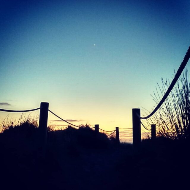 Sunset Piha Beach
#neuseeland #newzealand #sunset #travel #relax #enjoylife #summer #walk #chillirentals #sand #reisefieber #reisen #sonnenuntergang #stopforaminute #go #bluesky #stars #way #niceweather #niceday